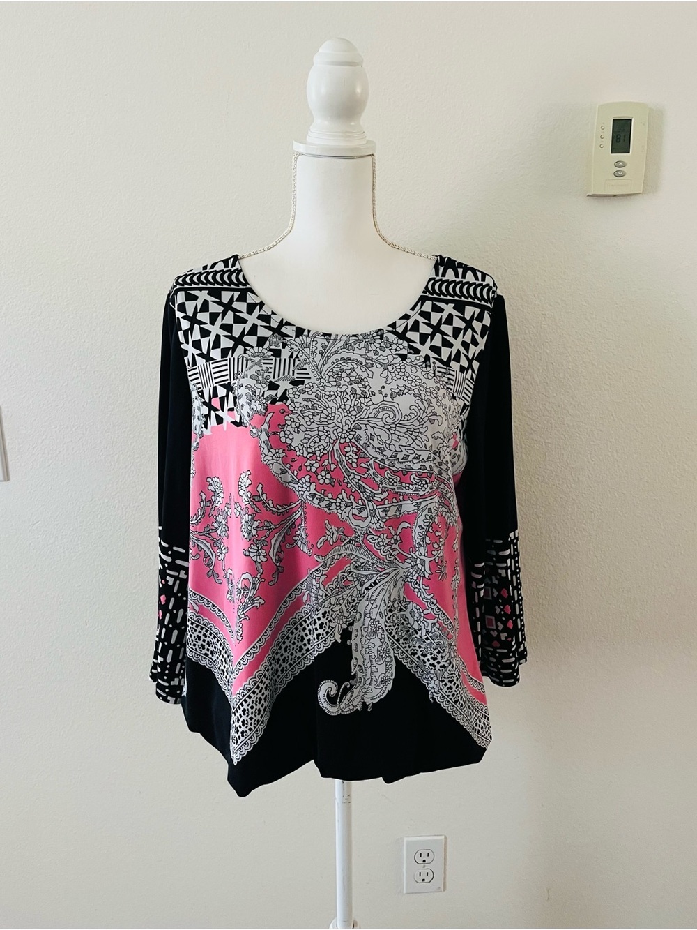 Alfani Black and Pink Paisley Print Long Sleeve Scoop Neck Top